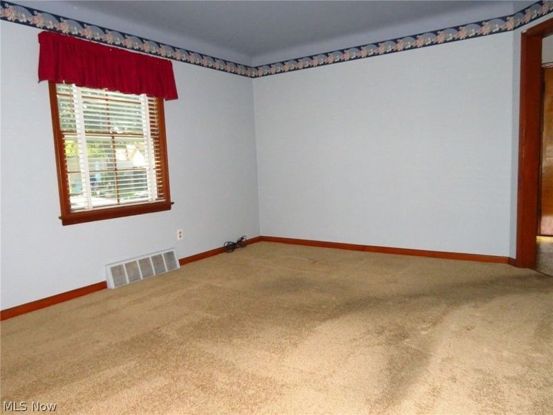 14332 Birchwood Avenue, Cleveland, OH 44111 Photo 13