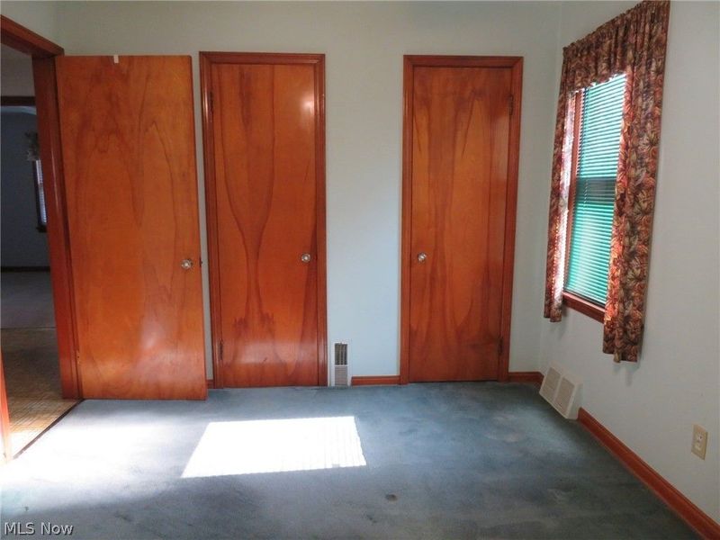 14332 Birchwood Avenue, Cleveland, OH 44111 Photo 15