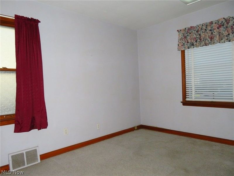 14332 Birchwood Avenue, Cleveland, OH 44111 Photo 16