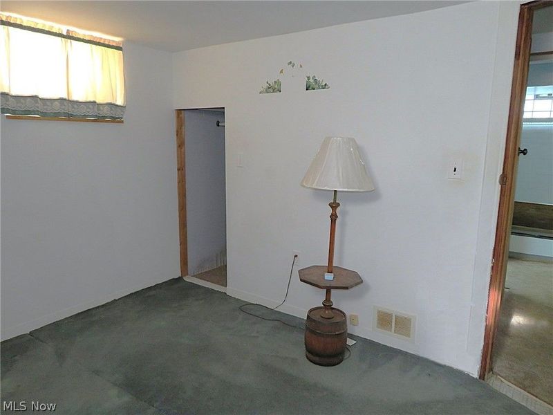 14332 Birchwood Avenue, Cleveland, OH 44111 Photo 25