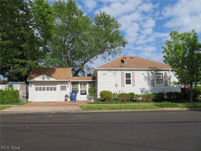 14332 Birchwood Avenue, Cleveland, OH 44111 Photo 3