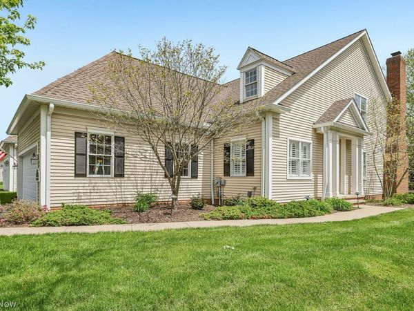 16905 Knolls Way , Chagrin Falls, OH 44023