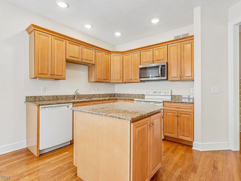 16905 Knolls Way, Chagrin Falls, OH 44023 Photo 14