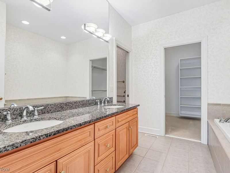 16905 Knolls Way, Chagrin Falls, OH 44023 Photo 18