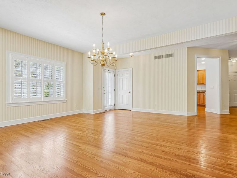 16905 Knolls Way, Chagrin Falls, OH 44023 Photo 3