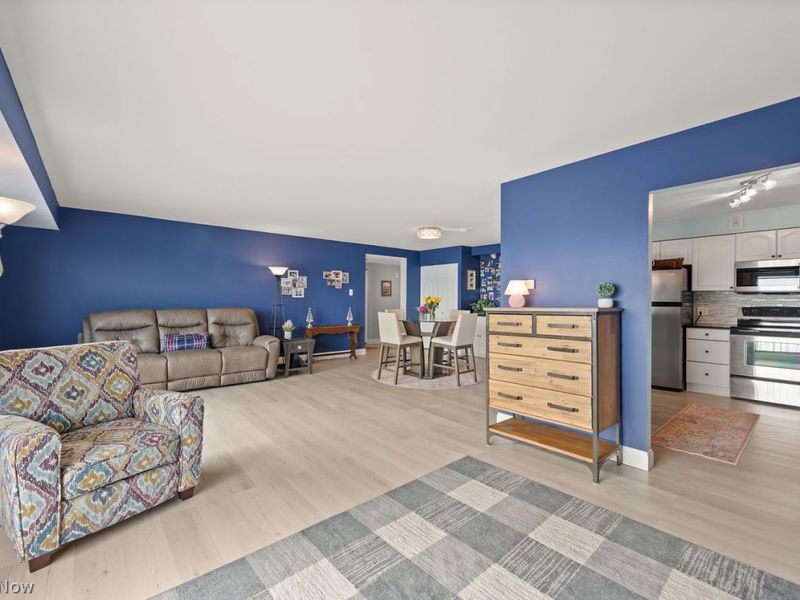 12500 Edgewater Drive, Lakewood, OH 44107 Photo 11