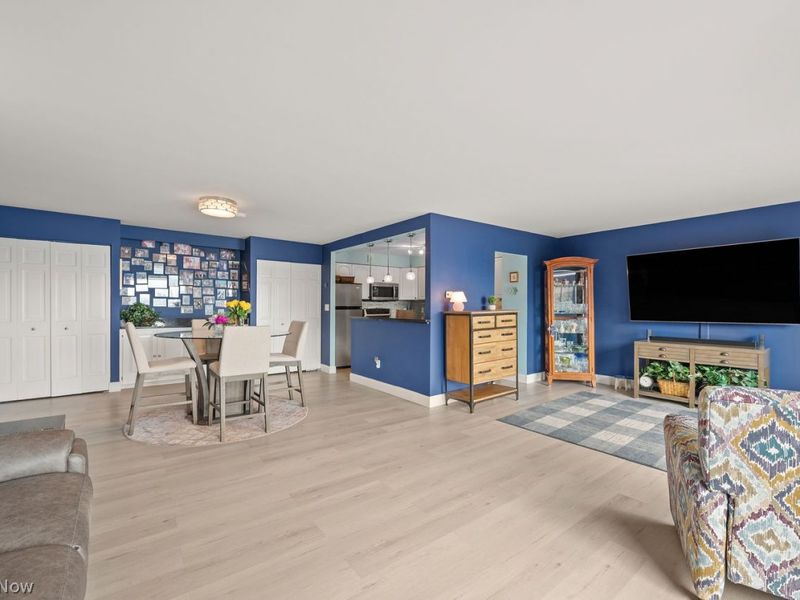 12500 Edgewater Drive, Lakewood, OH 44107 Photo 12