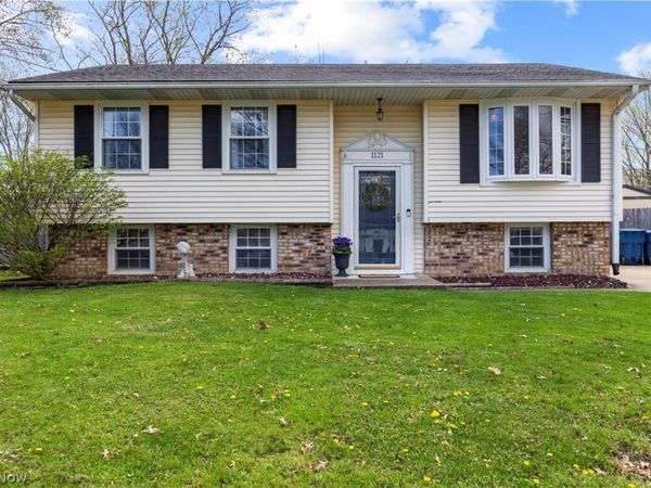 1121 Oakwood Drive , Vermilion, OH 44089