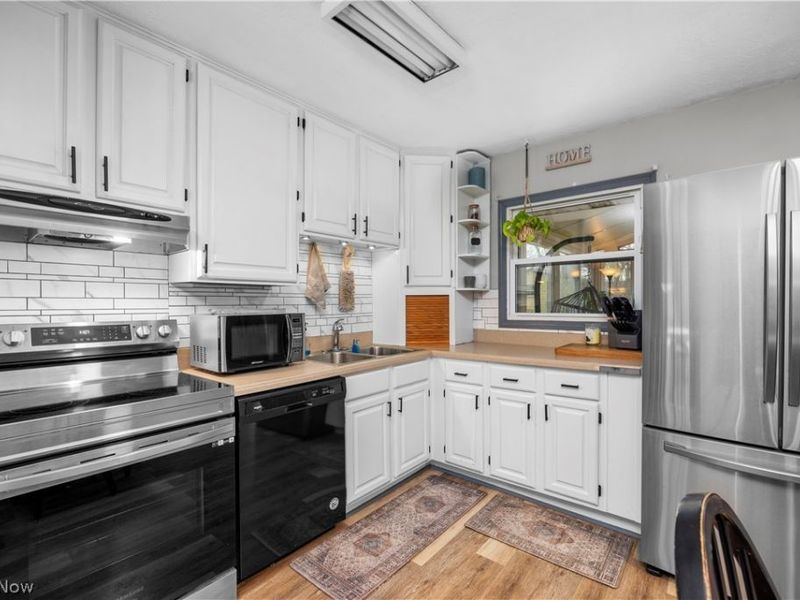 1121 Oakwood Drive , Vermilion, OH 44089 Photo 11