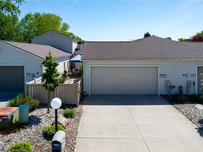 4809 Scotch Pine Way , North Ridgeville, OH 44039 Photo 2