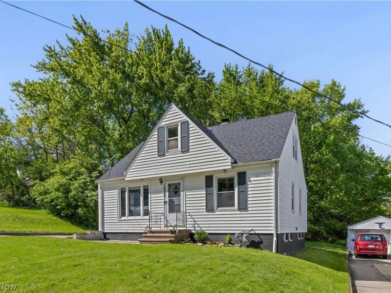 1926 E 290th Street, Wickliffe, OH 44092 Photo 2