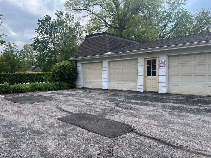 8200 Deepwood Boulevard, Unit 12-6, Mentor, OH 44060 Photo 17