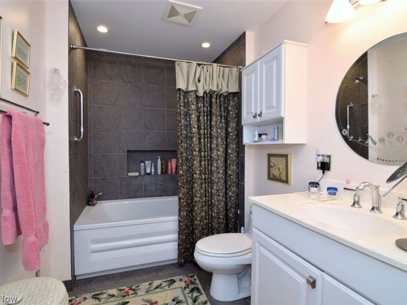 34100 Chagrin Boulevard Boulevard, Unit 1101, Moreland Hills, OH 44022 Photo 13