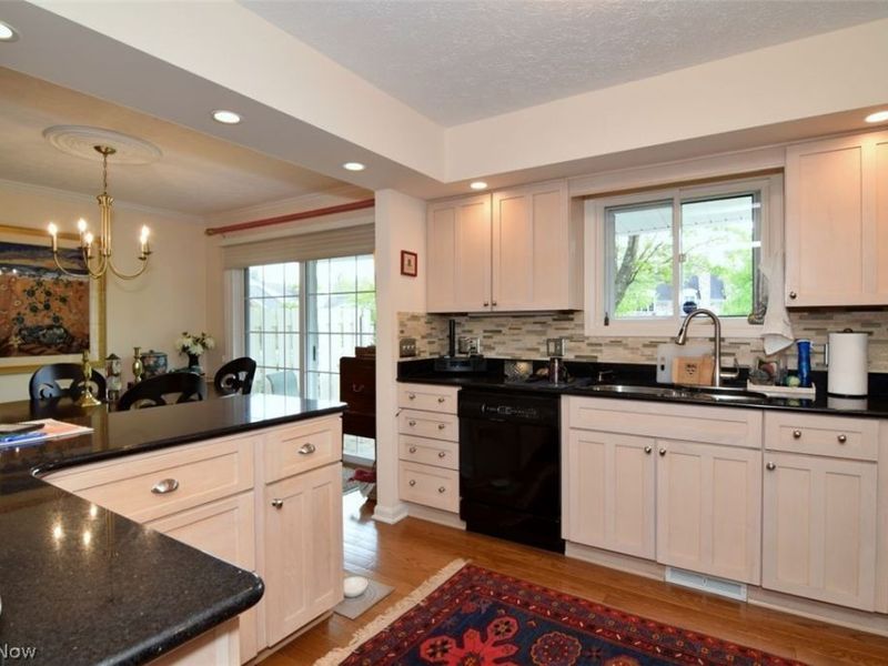 34100 Chagrin Boulevard Boulevard, Unit 1101, Moreland Hills, OH 44022 Photo 5