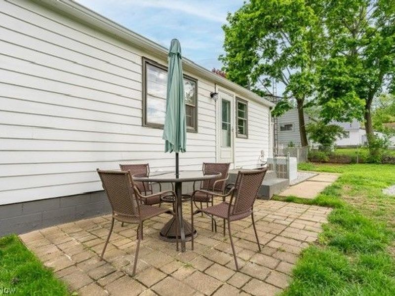 4007 Shanabruck Avenue NW, Canton, OH 44709 Photo 2
