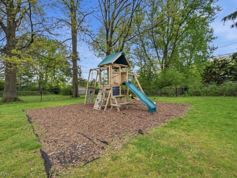 6620 Vallevista Drive , Mayfield Heights, OH 44124 Photo 26
