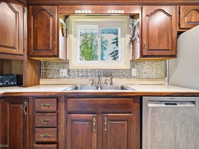 6620 Vallevista Drive , Mayfield Heights, OH 44124 Photo 9