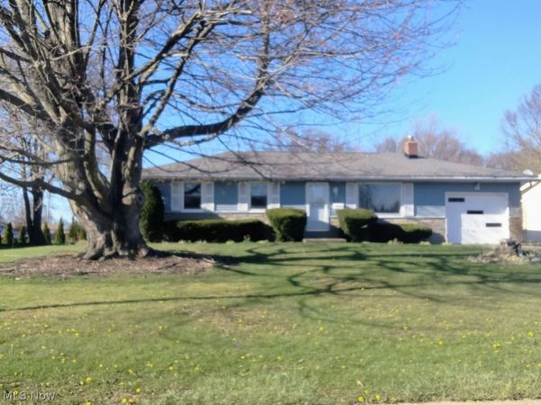 4266 Sprucewood Drive , Austintown, OH 44511