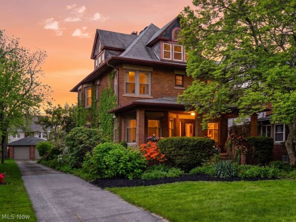 9801 Lake Avenue , Cleveland, OH 44102