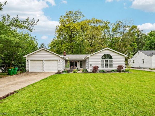 2846 Stark Drive , Willoughby Hills, OH 44094