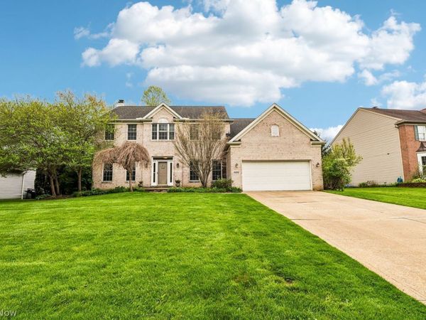 4428 Wyndham Way , Akron, OH 44321
