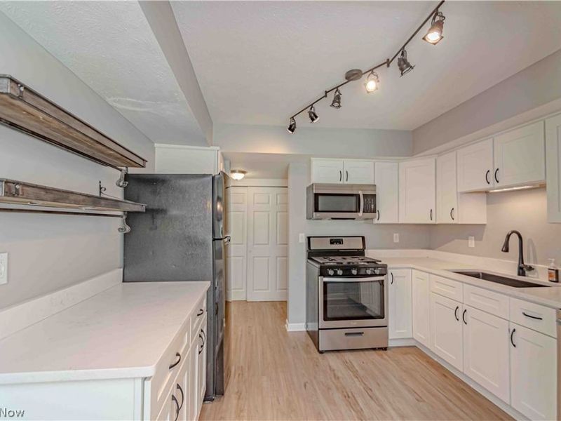 6300 Greenwood, Unit 402, Northfield, OH 44067 Photo 10