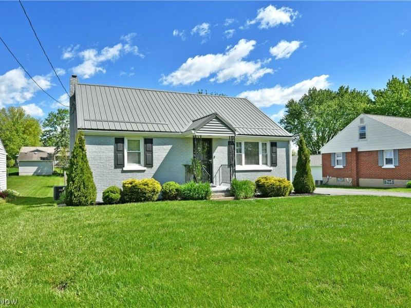 306 Glendola Avenue NW, Warren, OH 44483 Photo 2