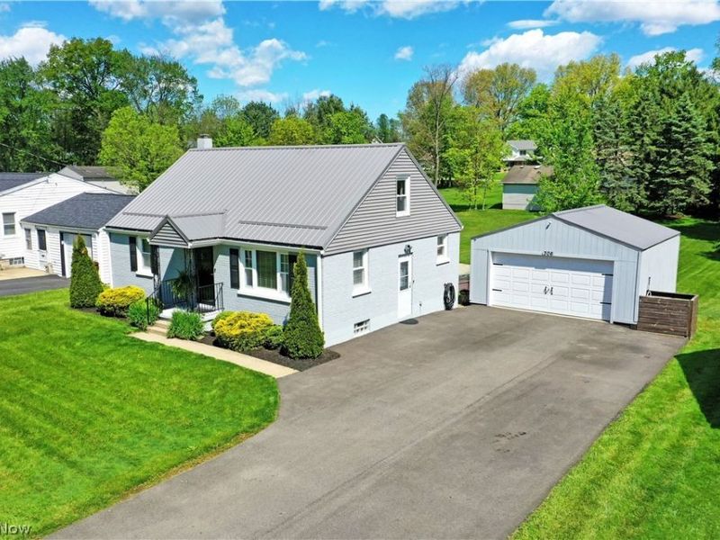 306 Glendola Avenue NW, Warren, OH 44483 Photo 4