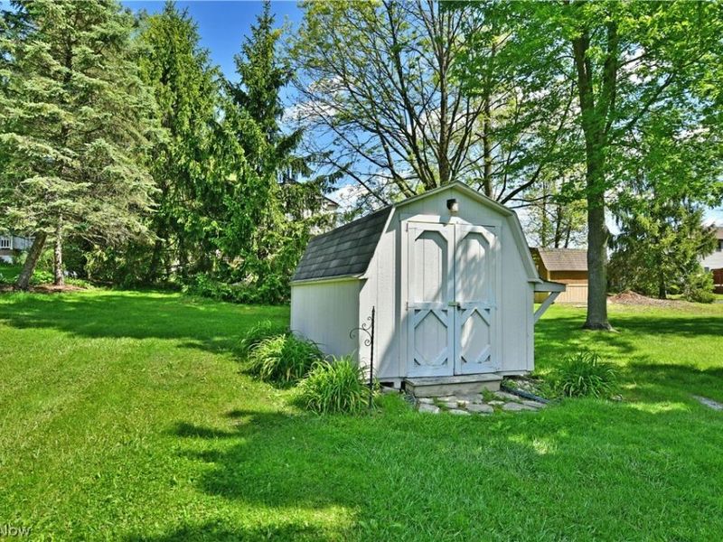 306 Glendola Avenue NW, Warren, OH 44483 Photo 9