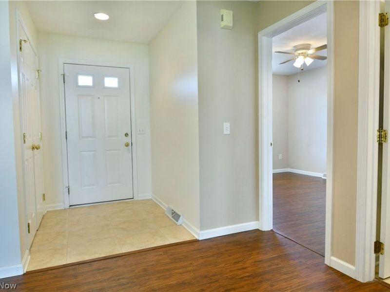 11 Danbury Court NW, Warren, OH 44481 Photo 11