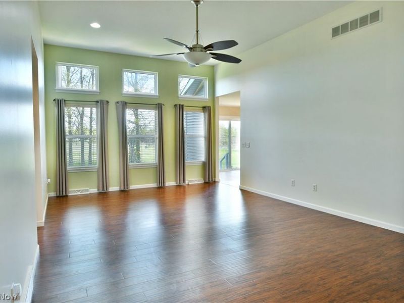 11 Danbury Court NW, Warren, OH 44481 Photo 12