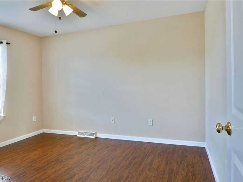 11 Danbury Court NW, Warren, OH 44481 Photo 16