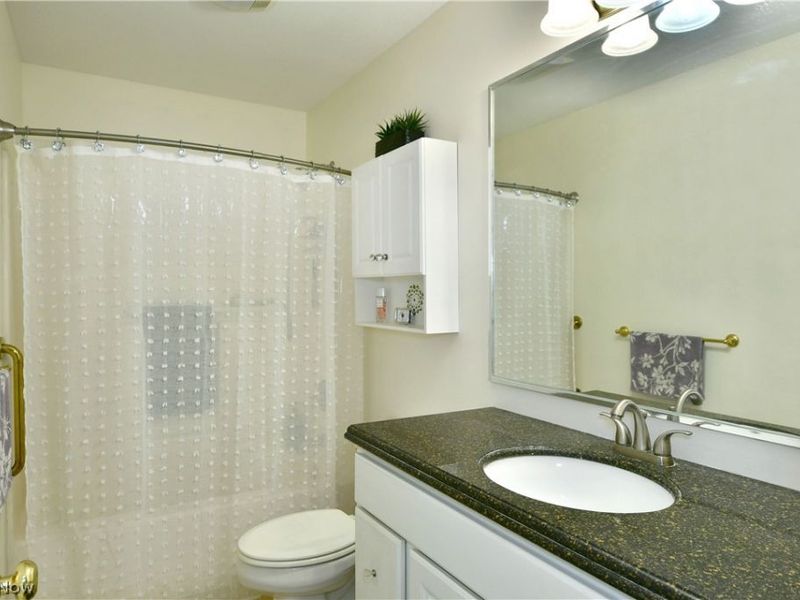 11 Danbury Court NW, Warren, OH 44481 Photo 22