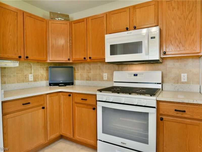 11 Danbury Court NW, Warren, OH 44481 Photo 29