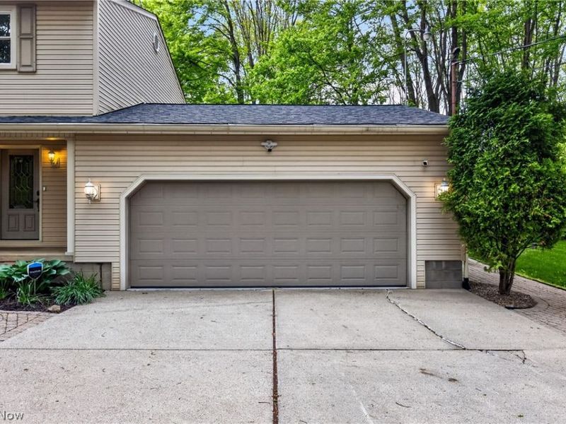 1097 Center Street E, Warren, OH 44481 Photo 3