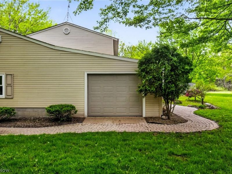 1097 Center Street E, Warren, OH 44481 Photo 5