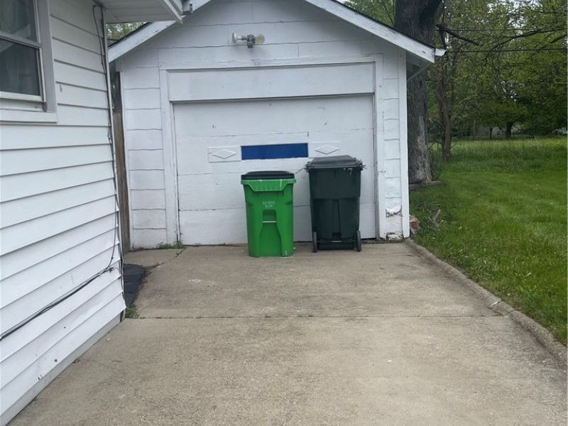 251 E 238th Street, Euclid, OH 44123 Photo 2