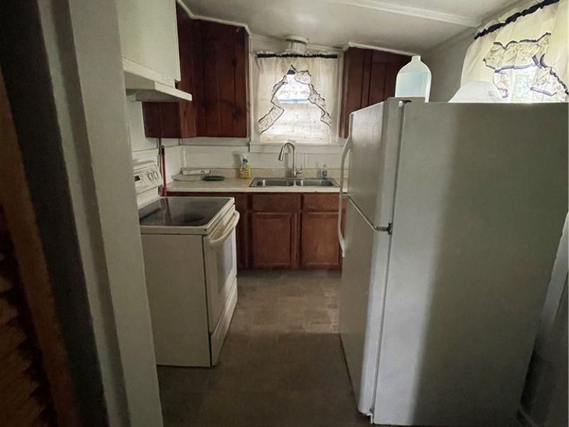 251 E 238th Street, Euclid, OH 44123 Photo 4