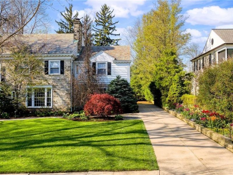 23749 Stanford Road, Shaker Heights, OH 44122 Photo 2