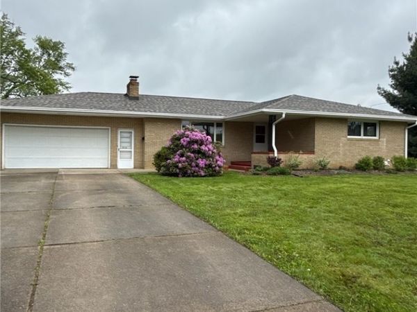 810 Carlton Drive , Campbell, OH 44405