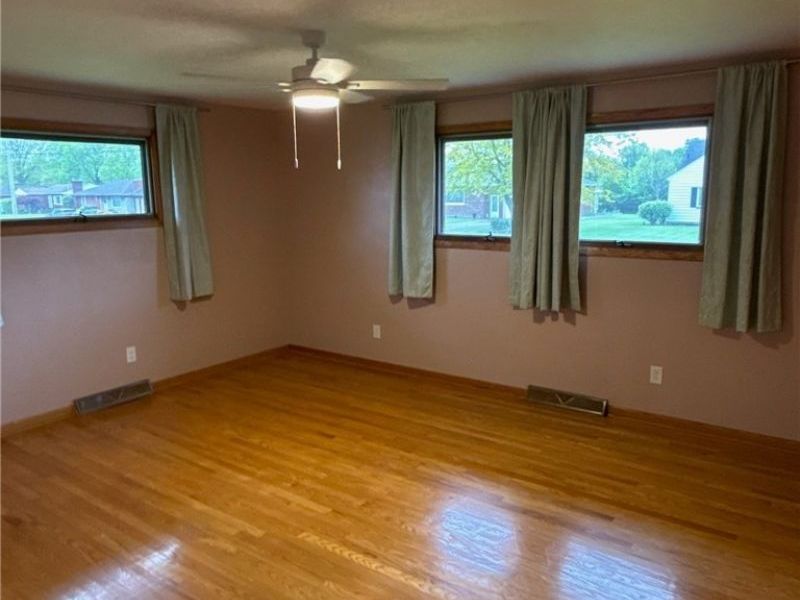 810 Carlton Drive , Campbell, OH 44405 Photo 12