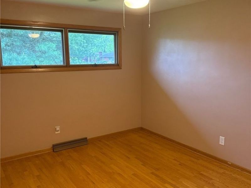 810 Carlton Drive , Campbell, OH 44405 Photo 7