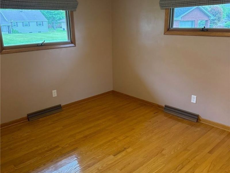 810 Carlton Drive , Campbell, OH 44405 Photo 8