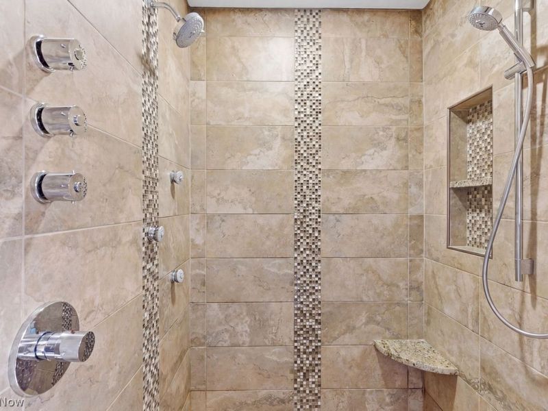 9981 Woodhurst Drive, Strongsville, OH 44149 Photo 23