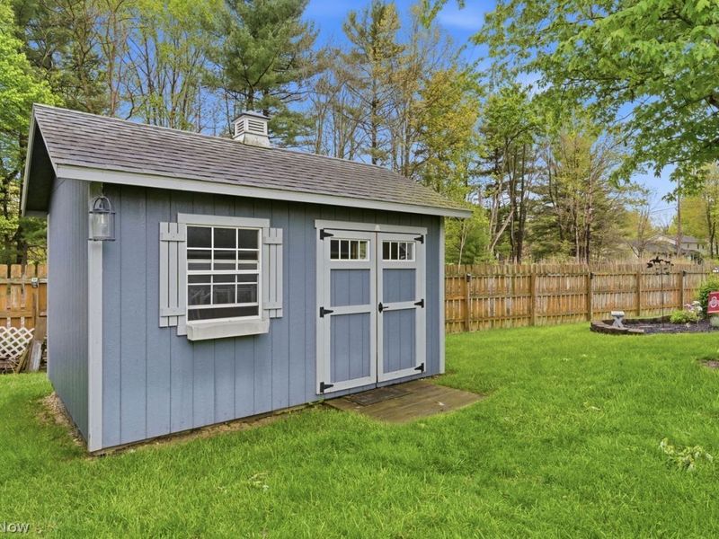 9981 Woodhurst Drive, Strongsville, OH 44149 Photo 46