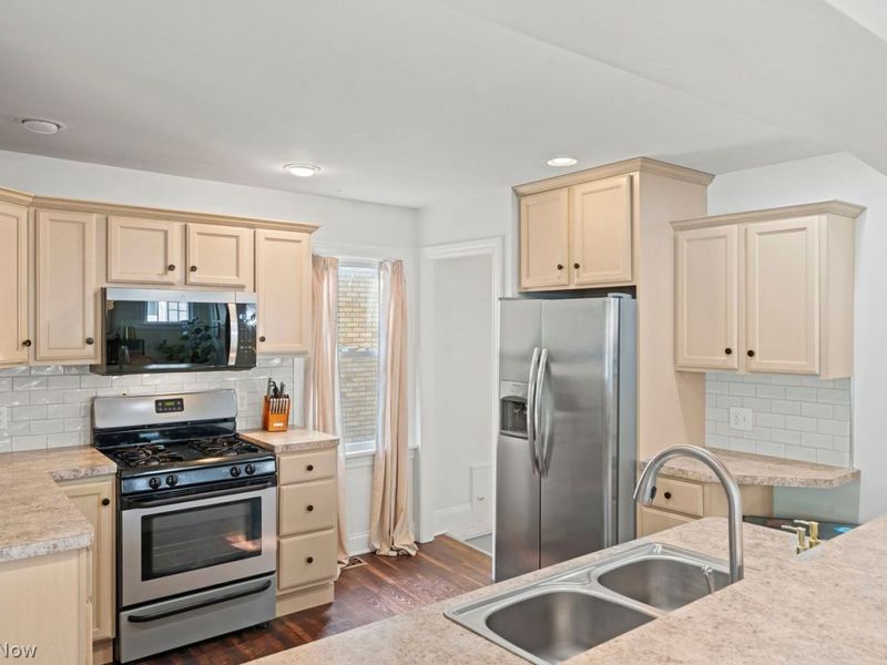 16600 Chatfield Avenue, Cleveland, OH 44111 Photo 18
