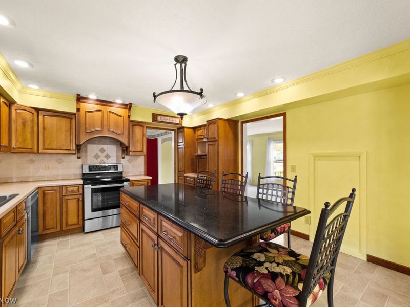 126 Wilshire Court, Elyria, OH 44035 Photo 11
