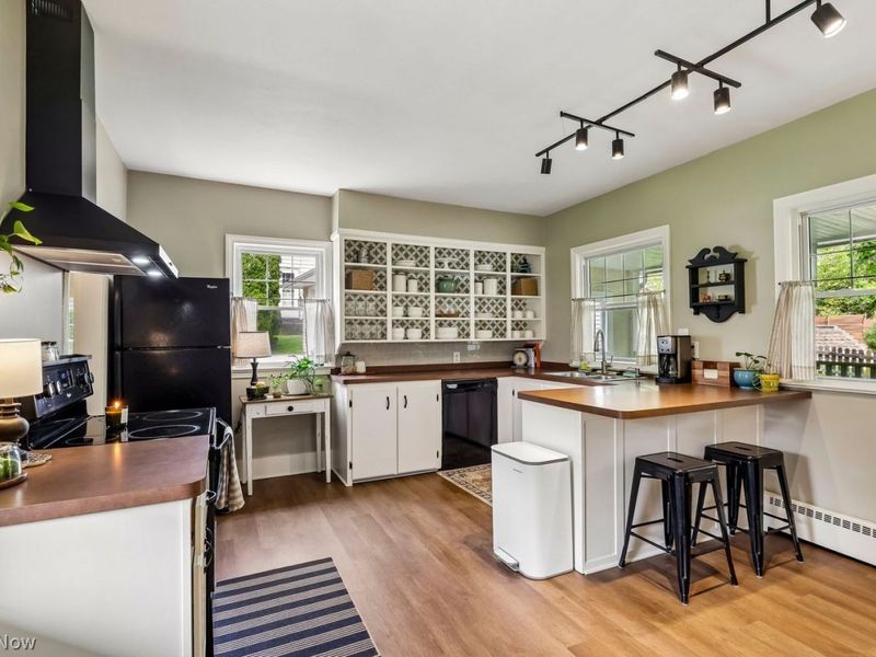 8942 Elm Street, Brecksville, OH 44141 Photo 2