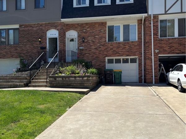4432 Laurel Oak Dr , Allison Park, PA 15101