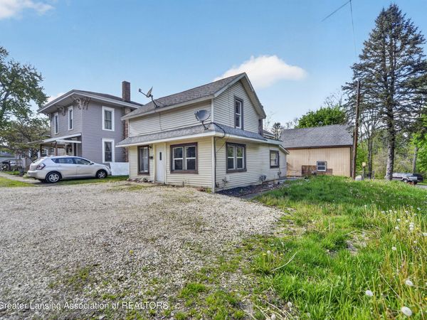 122 & 124 E Mill Street, Bellevue, MI 49021
